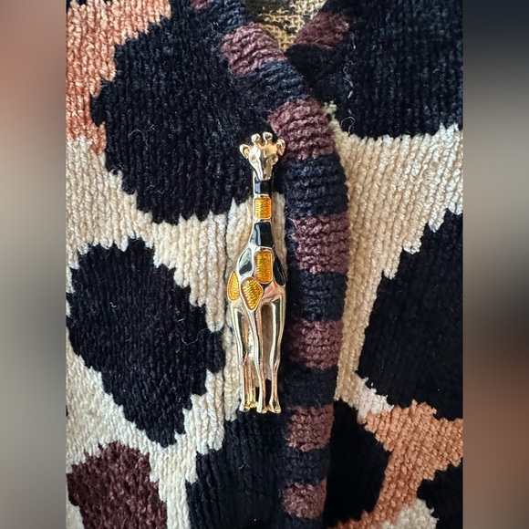 Sweater Sweater Multi Animal Print Giraffe Button Cardigan - Picture 4 of 10